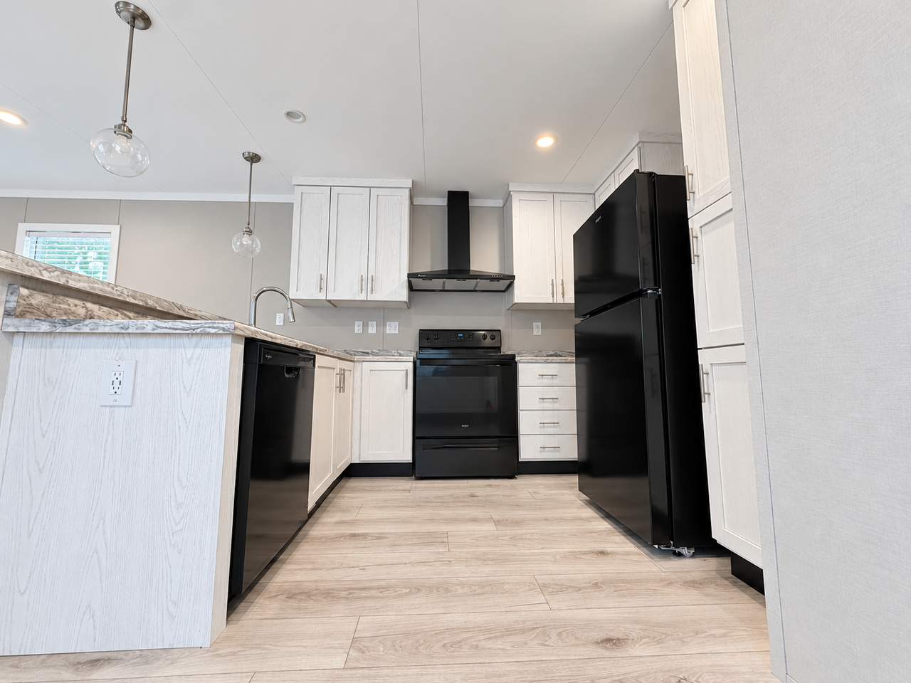 709 N Collins Fwy #92 - Photo 4 of 27