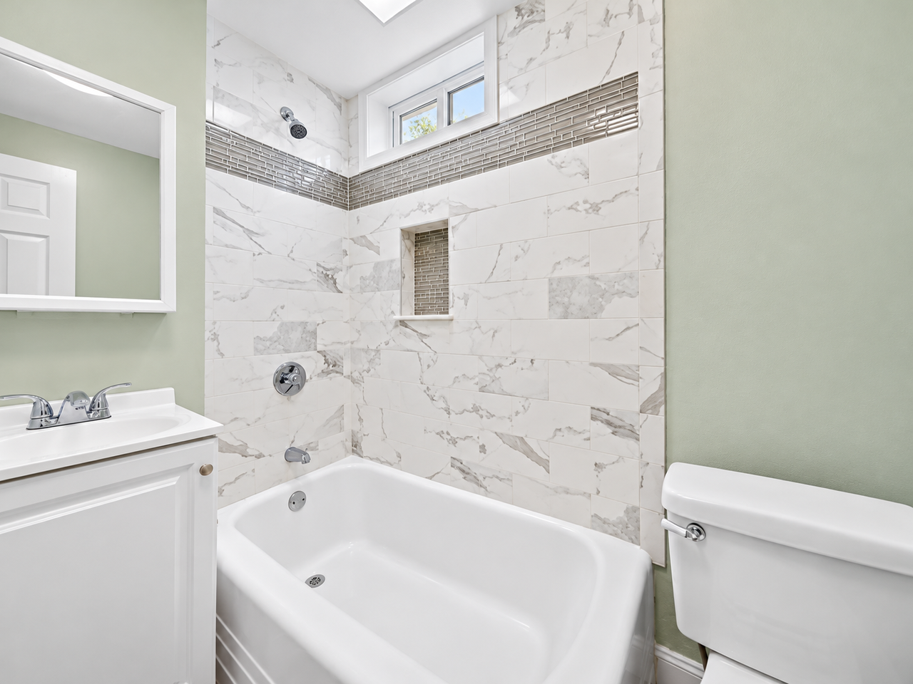 395 Lexington St #1 - Photo 6 of 17