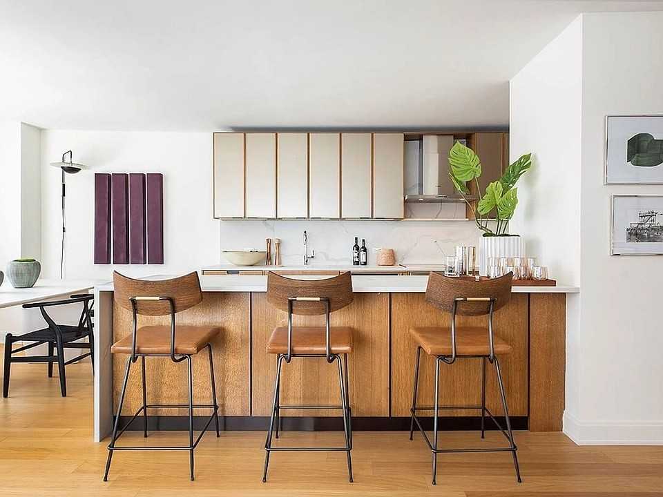 East 54th Street #1211 - Photo 5 of 7