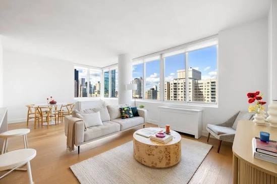 East 54th Street #1211 - Photo 4 of 7