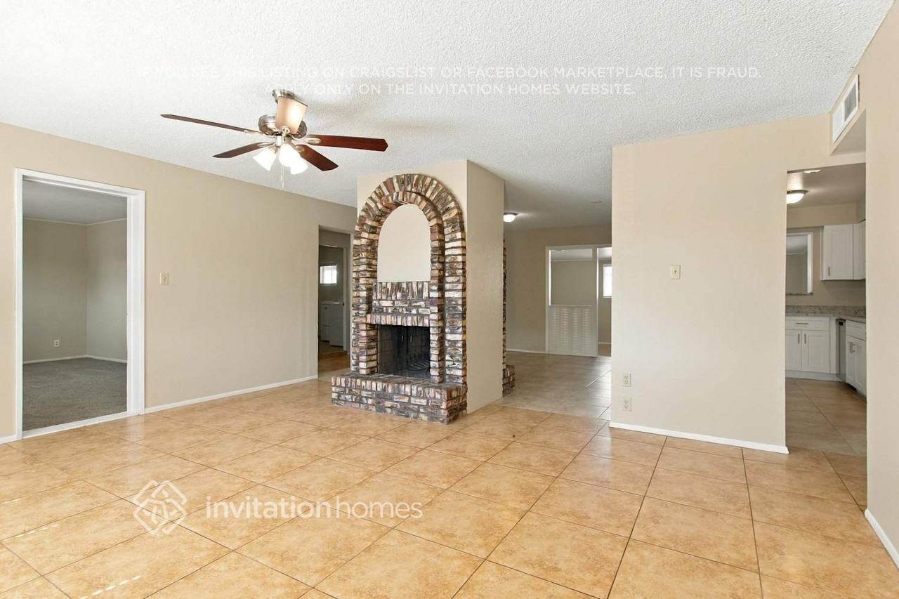 5958 W Hazelwood St - Photo 3 of 17