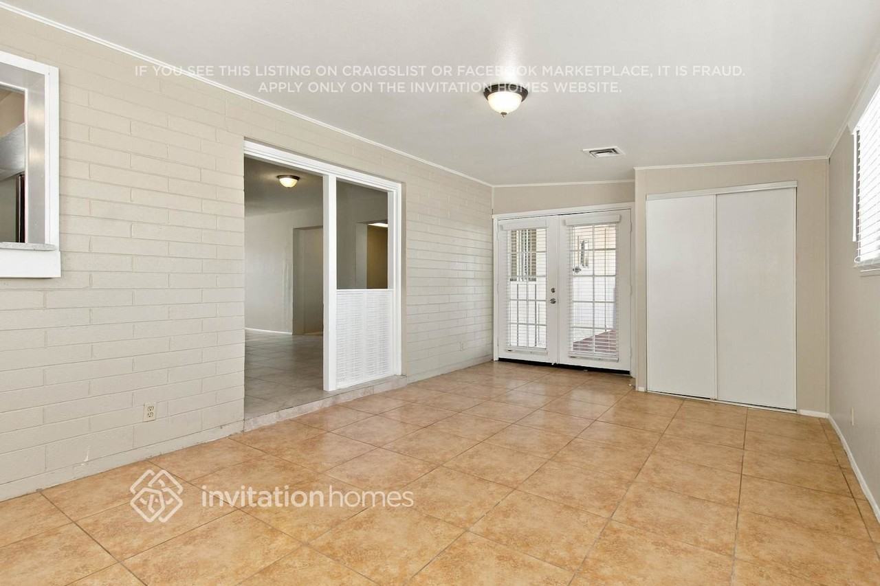 5958 W Hazelwood St - Photo 5 of 17