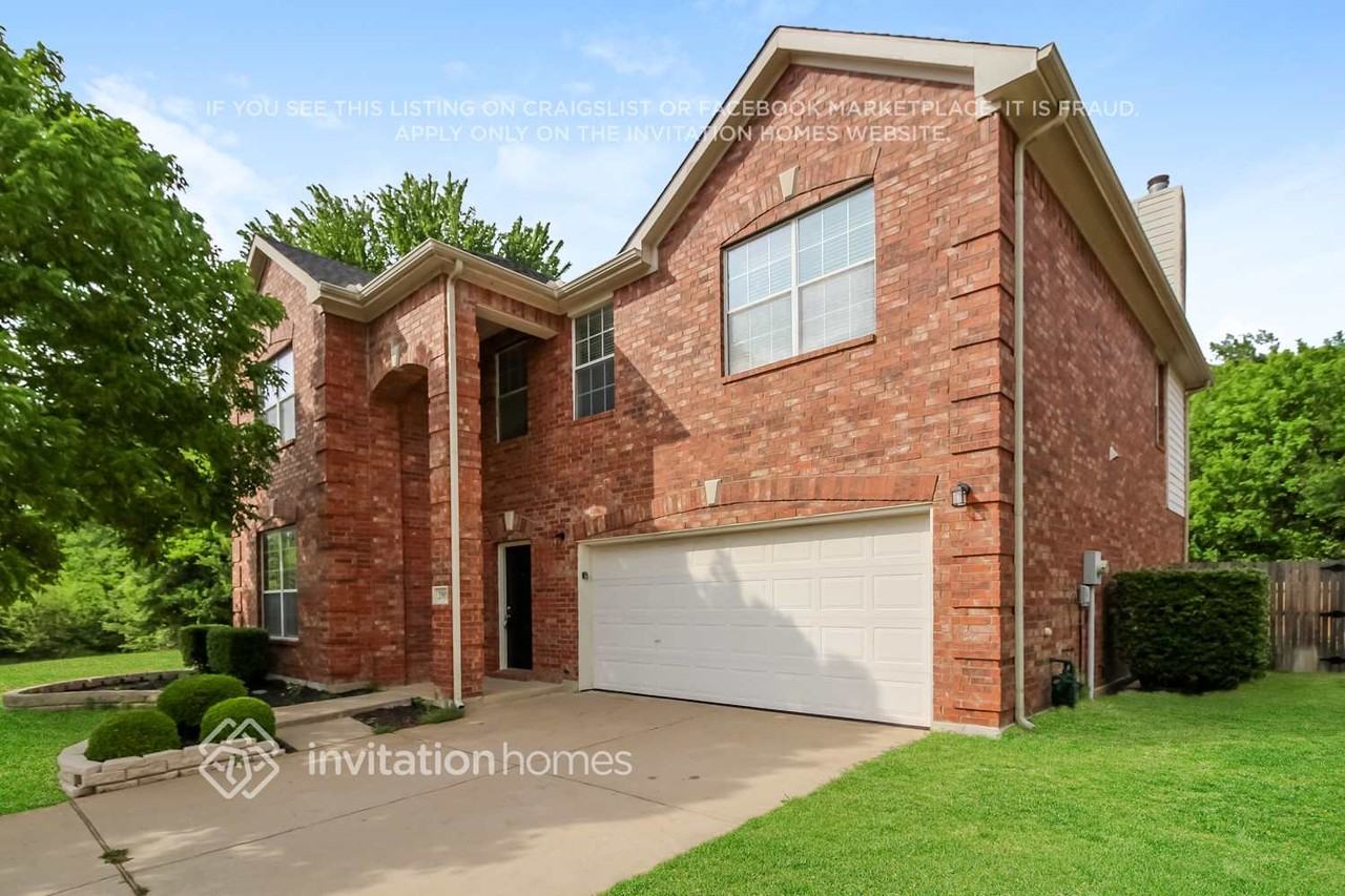 2001 Duce Creek Dr - Photo 2 of 16