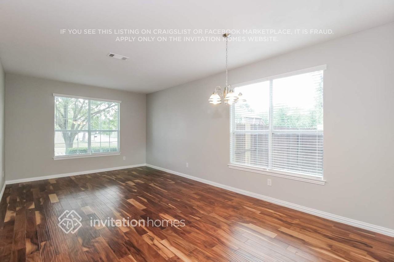 2001 Duce Creek Dr - Photo 4 of 16