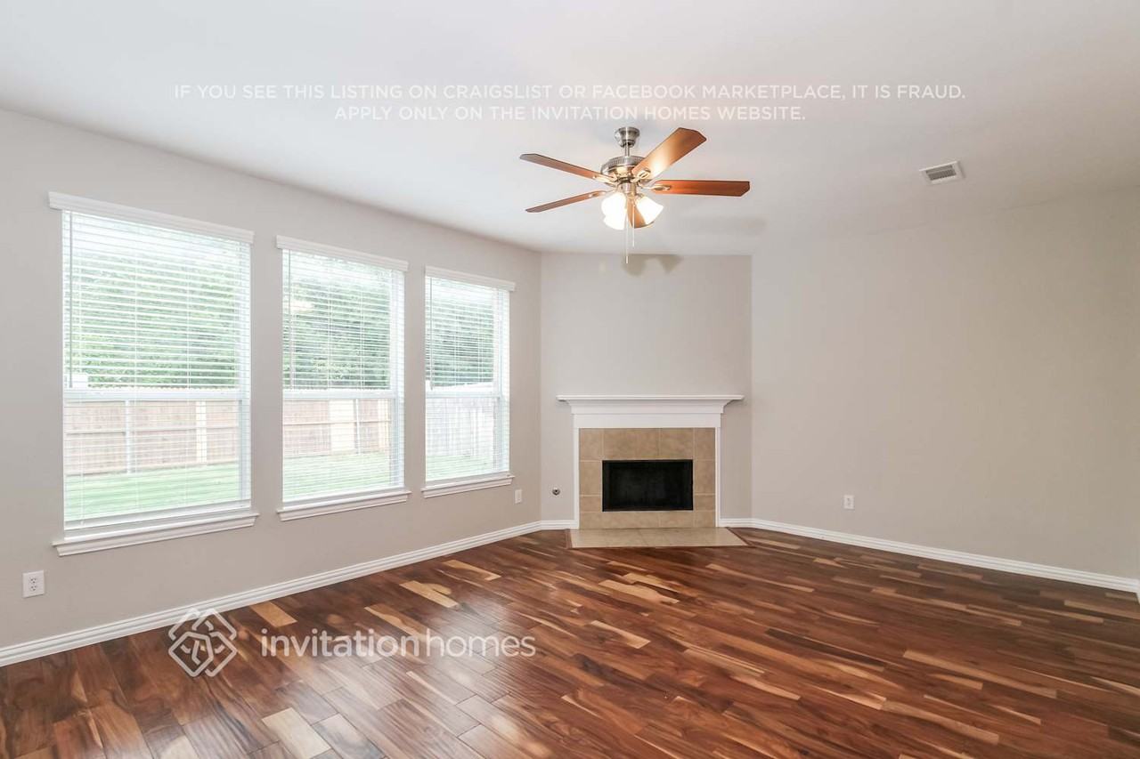 2001 Duce Creek Dr - Photo 6 of 16