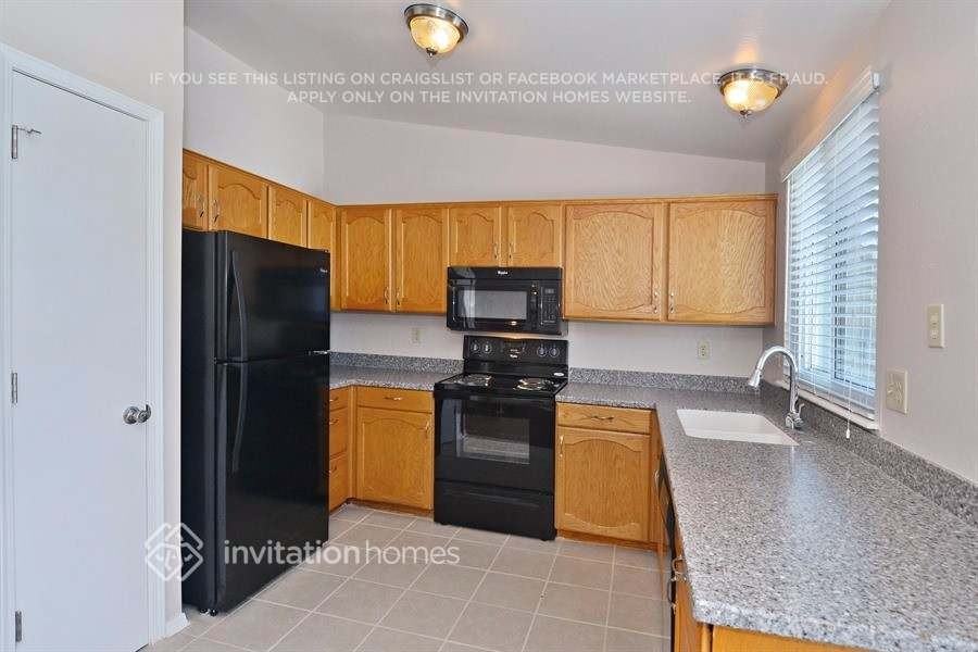 1441 S Cathay St - Photo 5 of 18