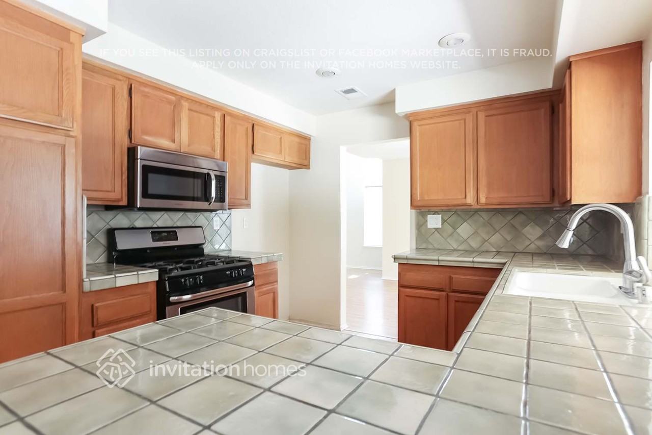 415 Mallard St - Photo 7 of 19