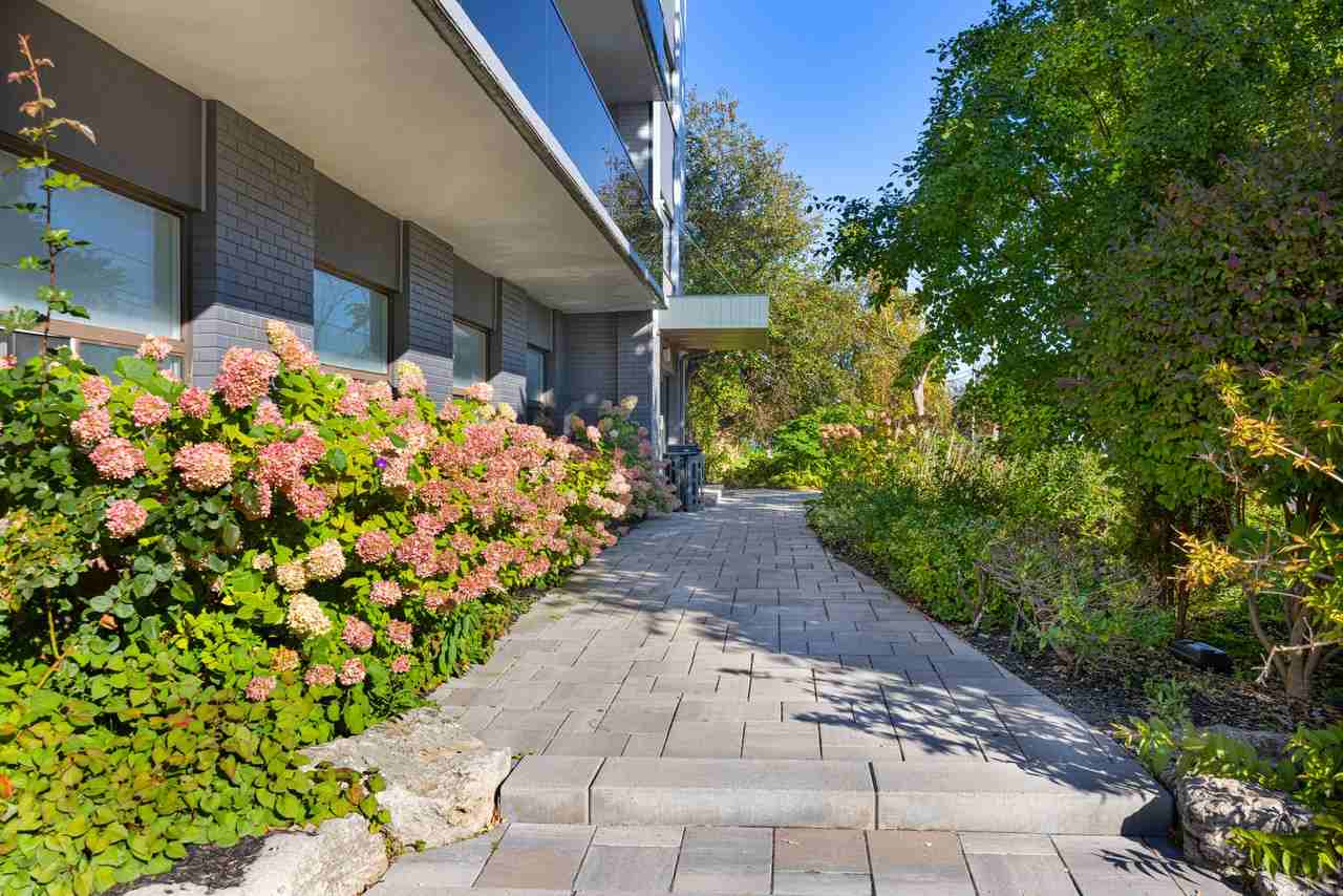 110 Park Road North - Photo 7 of 17
