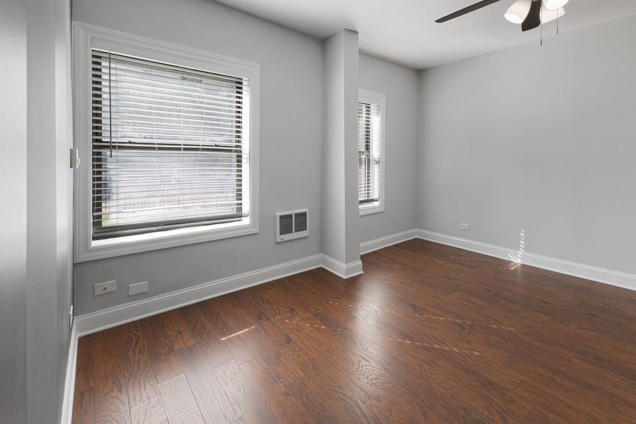 4555 N Malden St - Photo 7 of 50