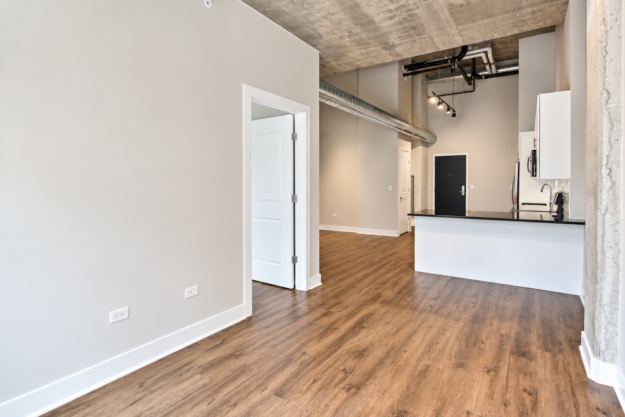 The Eagle Building - Photo 5 of 38