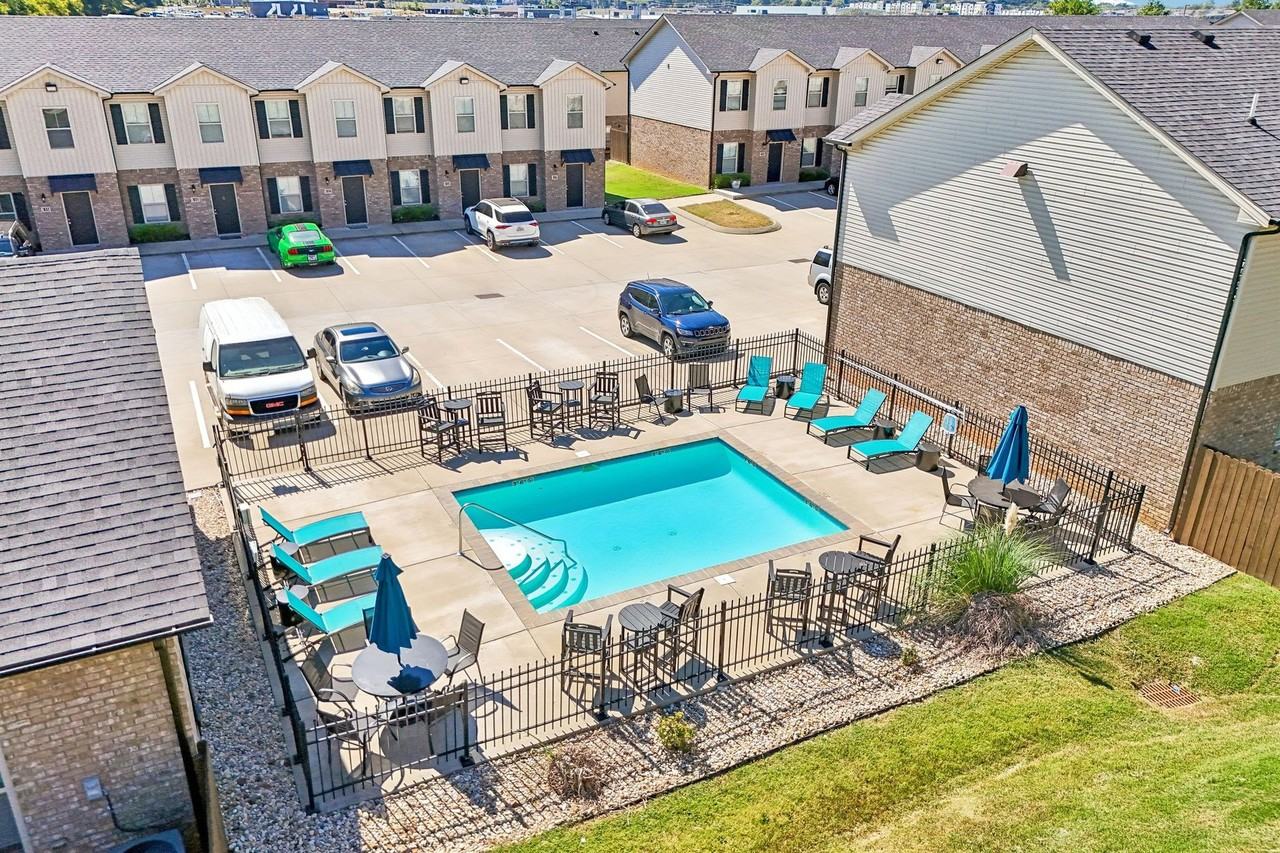 360 Luxury Townhomes - Photo 5 of 50
