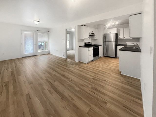1031 N State St #310 - Photo 5 of 23