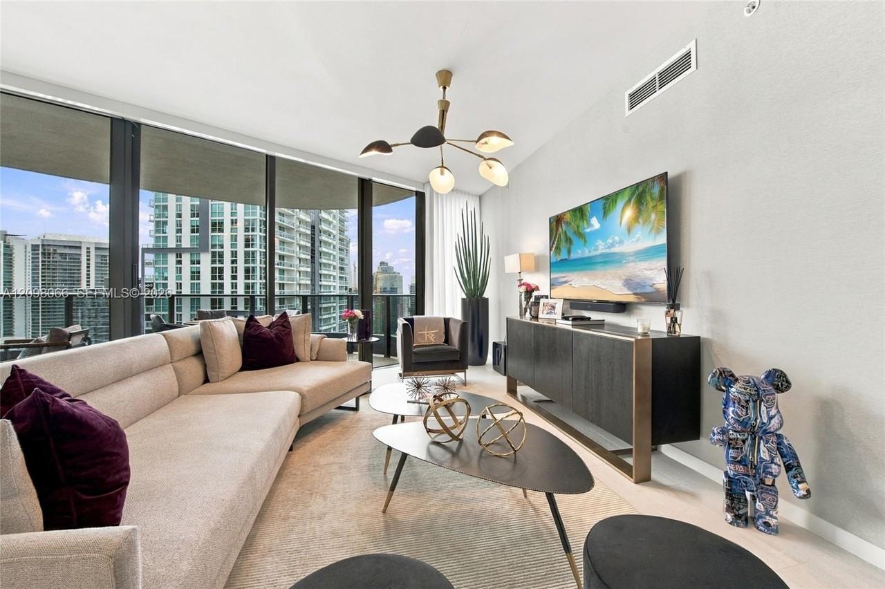 Brickell Plaza & SE 10th St - Photo 3 of 30