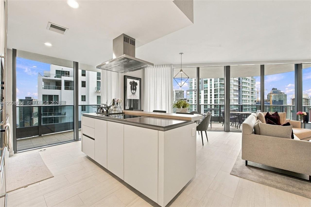 Brickell Plaza & SE 10th St - Photo 7 of 30