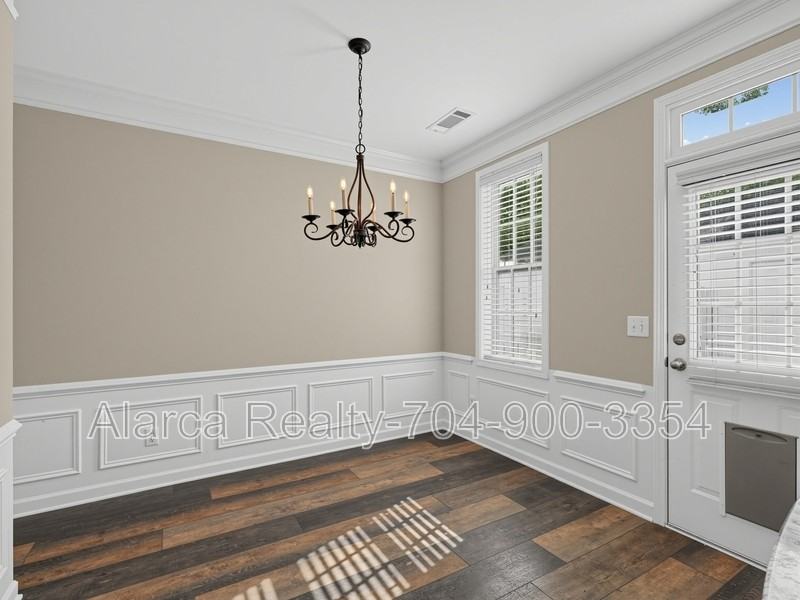 11410 Potters Row - Photo 5 of 23