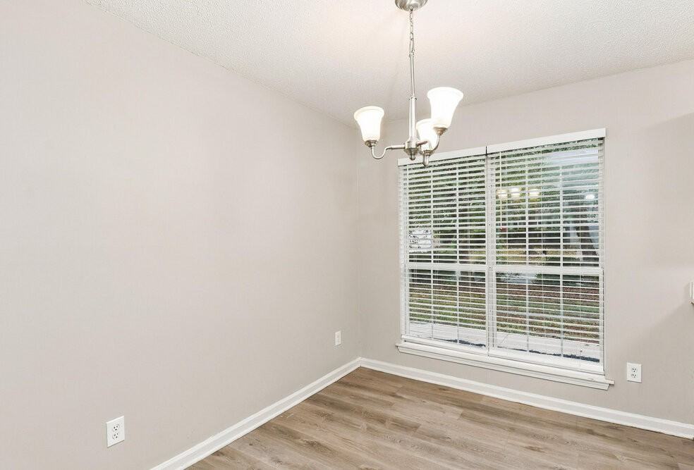 10424 Brawley Ln - Photo 6 of 16