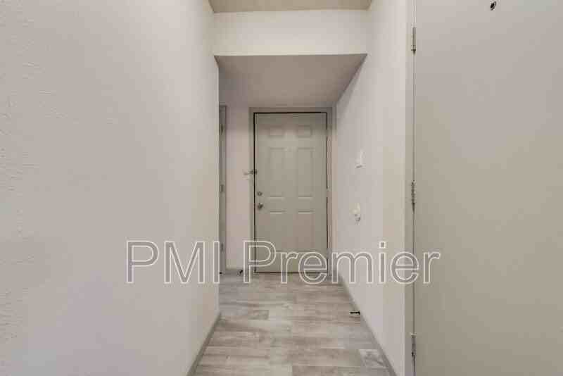 7021 Lincolnshire Ln - Photo 3 of 29