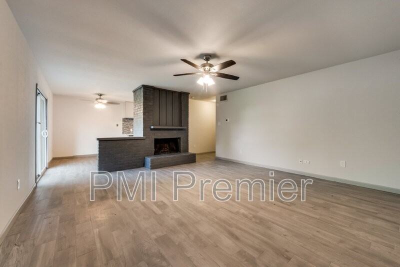 7021 Lincolnshire Ln - Photo 5 of 29