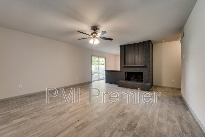 7021 Lincolnshire Ln - Photo 6 of 29