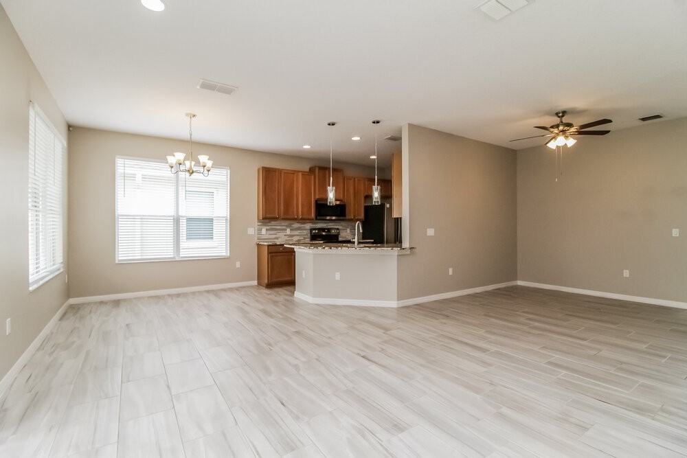 105 Venetian Bay Cir - Photo 4 of 16