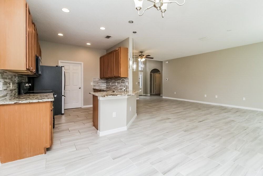 105 Venetian Bay Cir - Photo 5 of 16