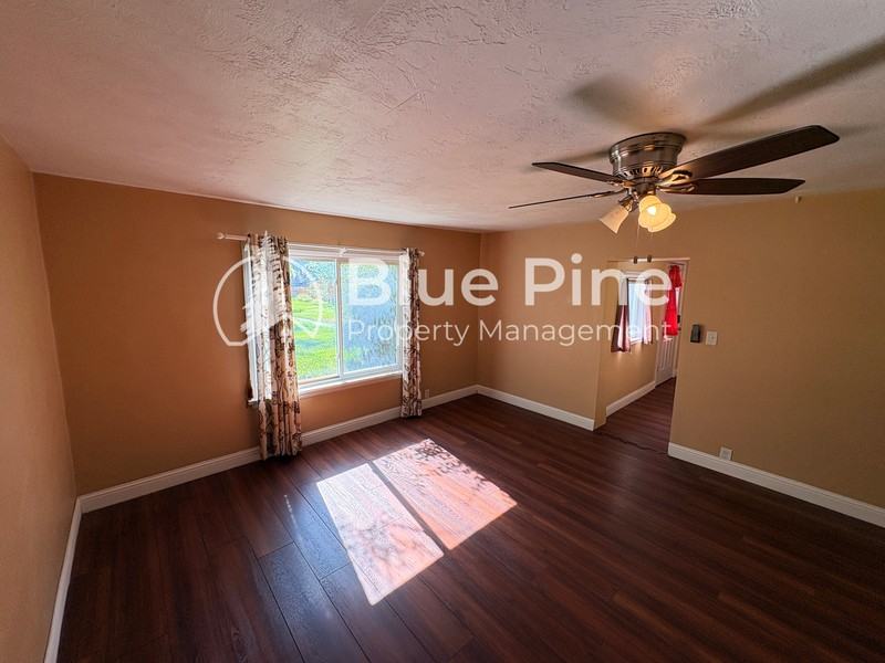 391 6th St - Photo 3 of 12