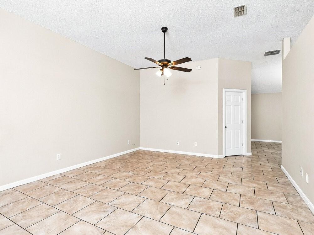 8706 Star Leaf Rd N - Photo 5 of 16