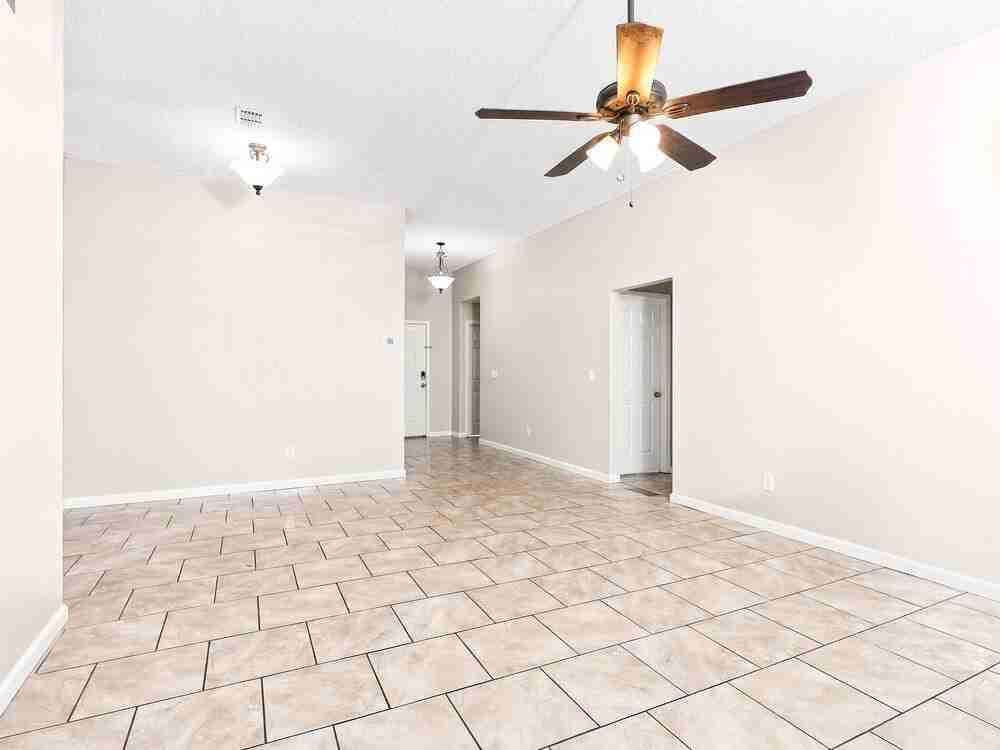 8706 Star Leaf Rd N - Photo 6 of 16