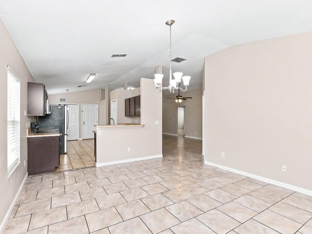 8706 Star Leaf Rd N - Photo 7 of 16