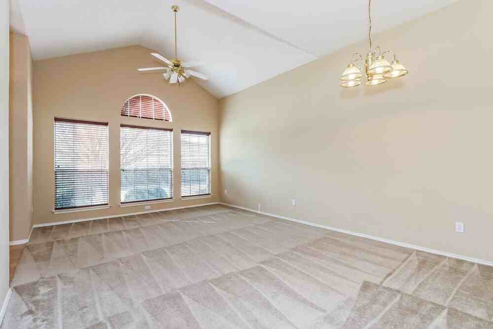 5108 Valley Village Dr - Photo 7 of 16
