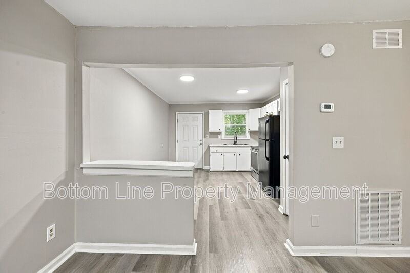 909 S Carolina Ave #6 - Photo 3 of 26