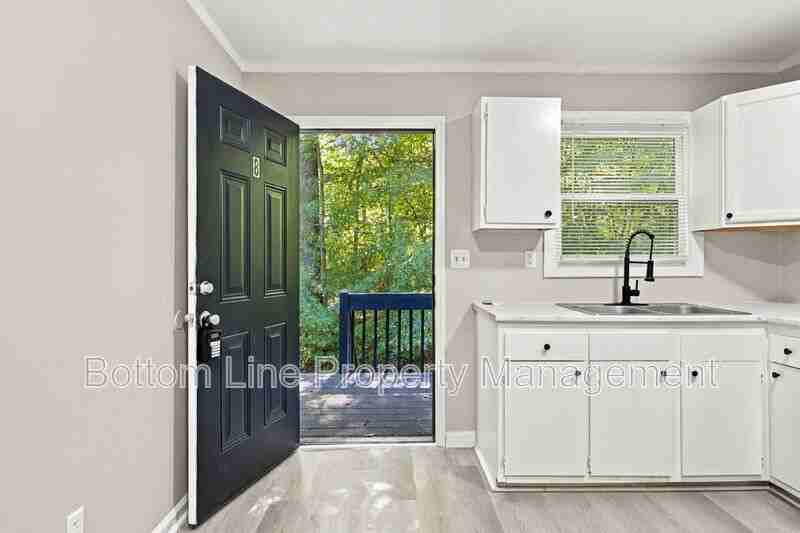 909 S Carolina Ave #5 - Photo 3 of 26