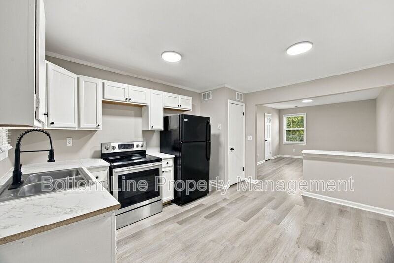909 S Carolina Ave #5 - Photo 4 of 26