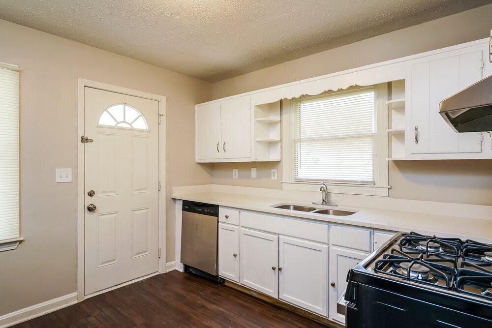 3625 Pacific Dr Sw - Photo 7 of 16