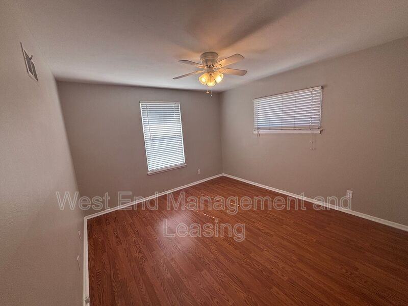 6411 Clifton Hills Dr - Photo 5 of 14