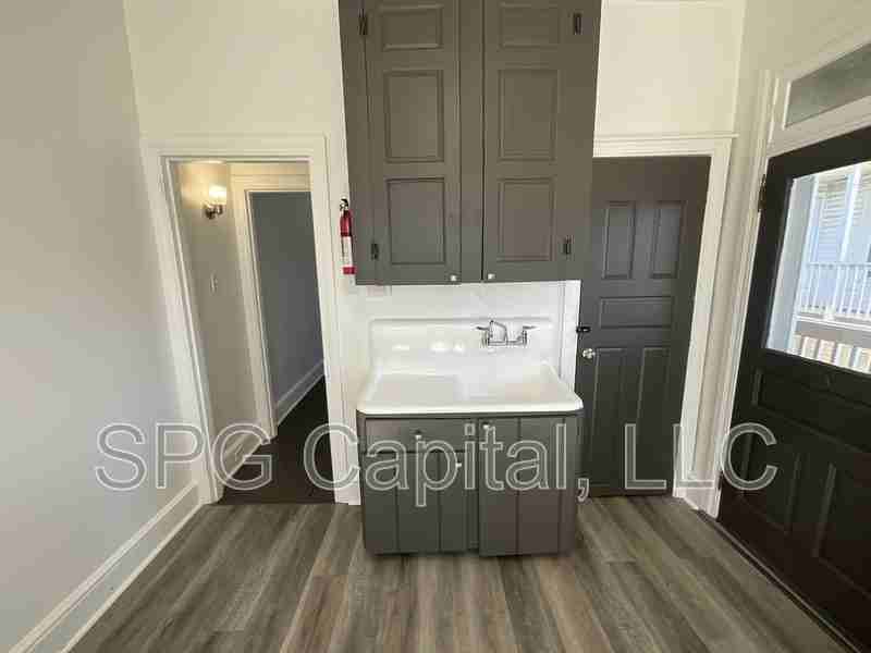 946 W Princess St - Photo 5 of 10