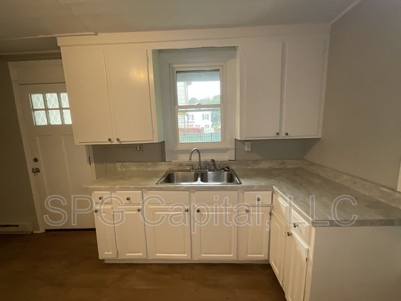 277 S 2nd St - Photo 4 of 10