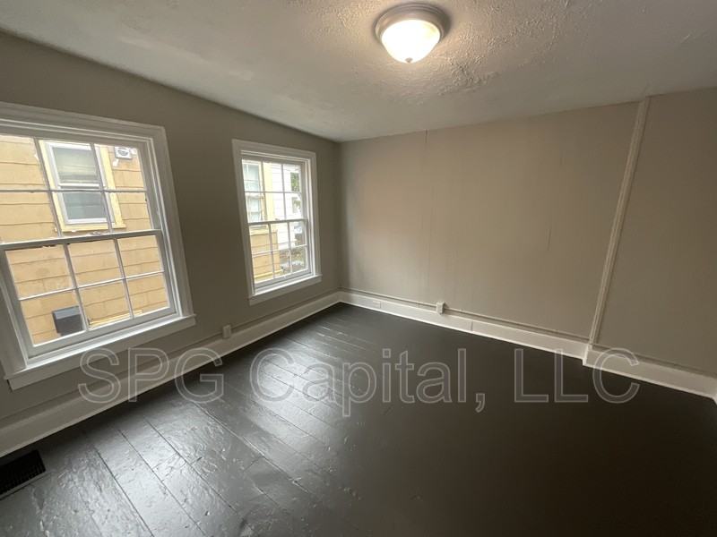 277 S 2nd St - Photo 5 of 10