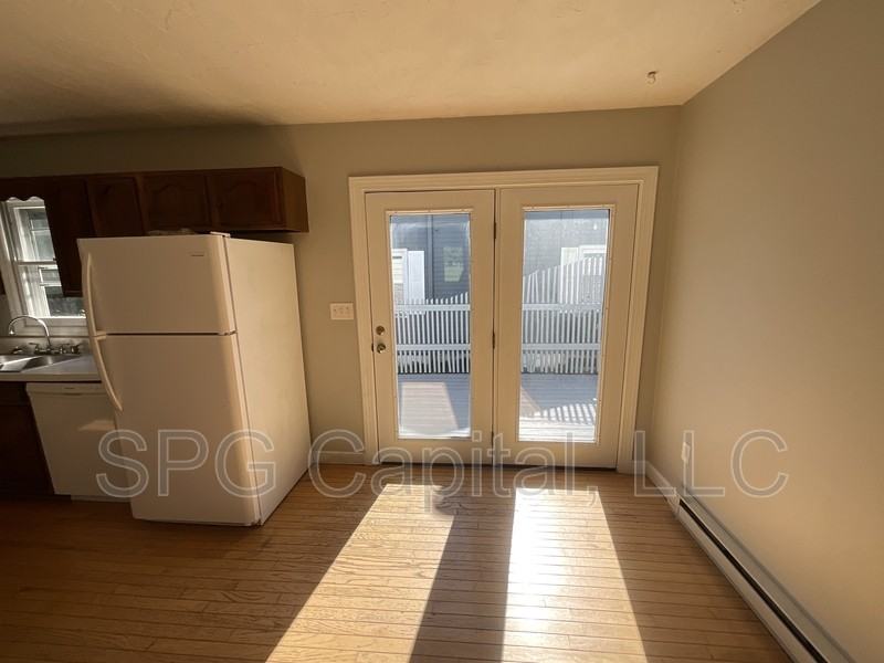 680 W Granger St - Photo 4 of 10