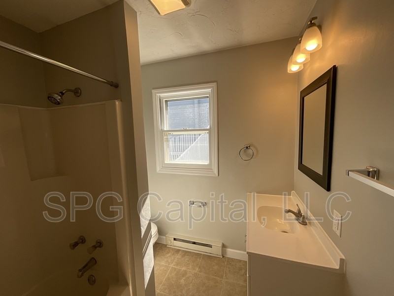 680 W Granger St - Photo 5 of 10