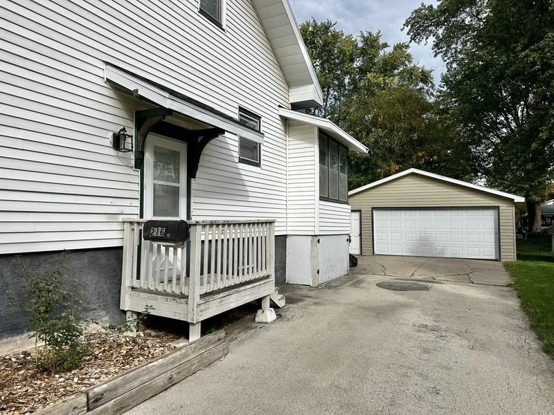 216 Foote St - Photo 3 of 26