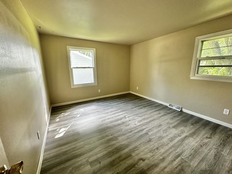 1216 Meadowview Dr - Photo 6 of 16