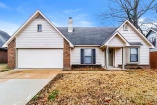4893 Barkshire Dr - Photo 1 of 1