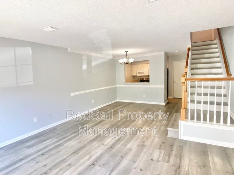 305 Settlement Dr - Photo 2 of 16