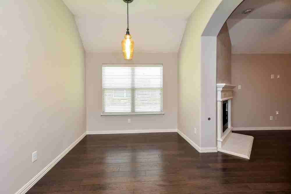 932 Water Garden Cir - Photo 5 of 16