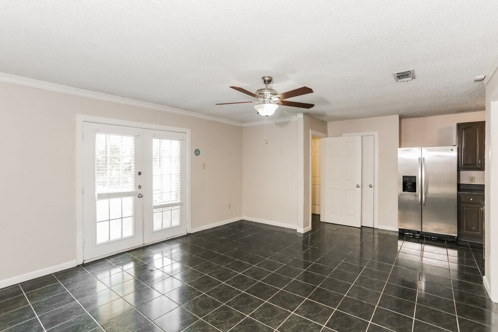 7600 Blue Carriage Ln - Photo 7 of 16