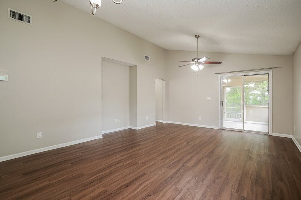 4343 Hanging Moss Dr - Photo 4 of 16