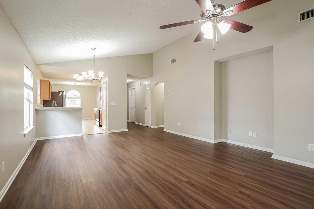 4343 Hanging Moss Dr - Photo 5 of 16