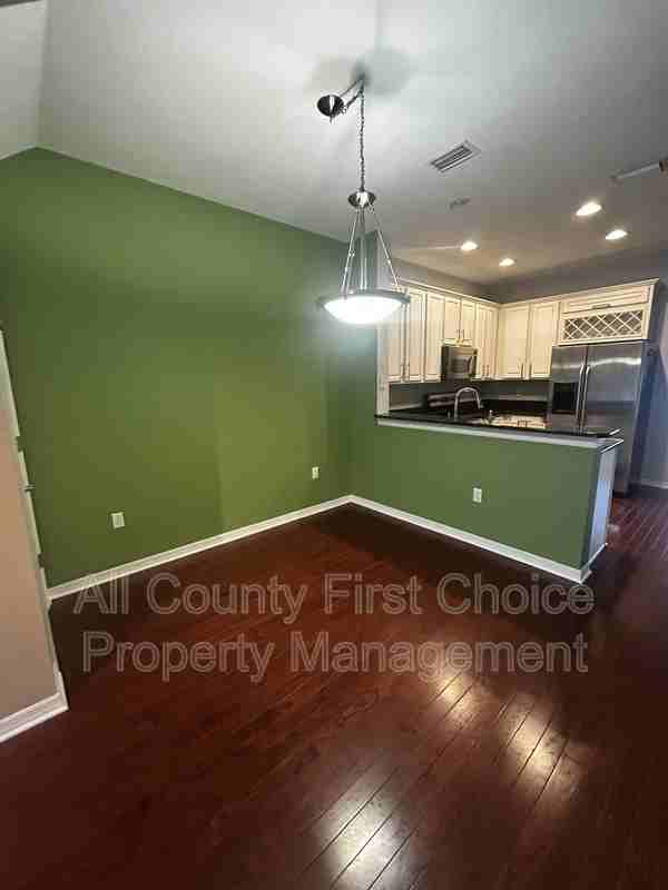 4711 67th Ave N - Photo 3 of 17