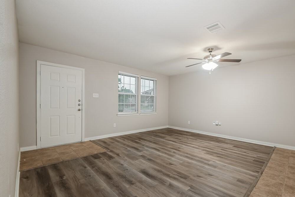 13203 Spanish Bay Ct - Photo 3 of 16